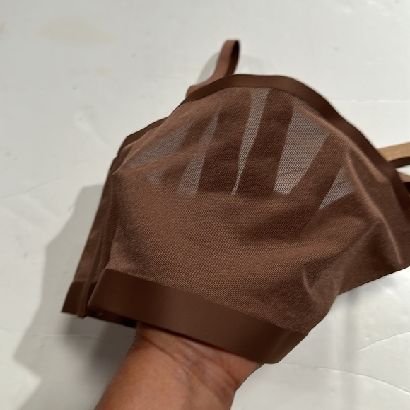 SKIMS Powermesh Bandeau In Jasper - Picture 9 of 11